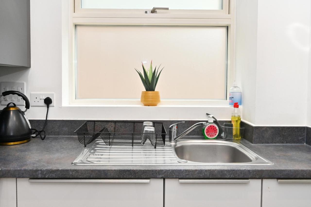 Luxury 2Bedroom - 2Bath - Prime Location - Patio Harrow on the Hill Exterior photo