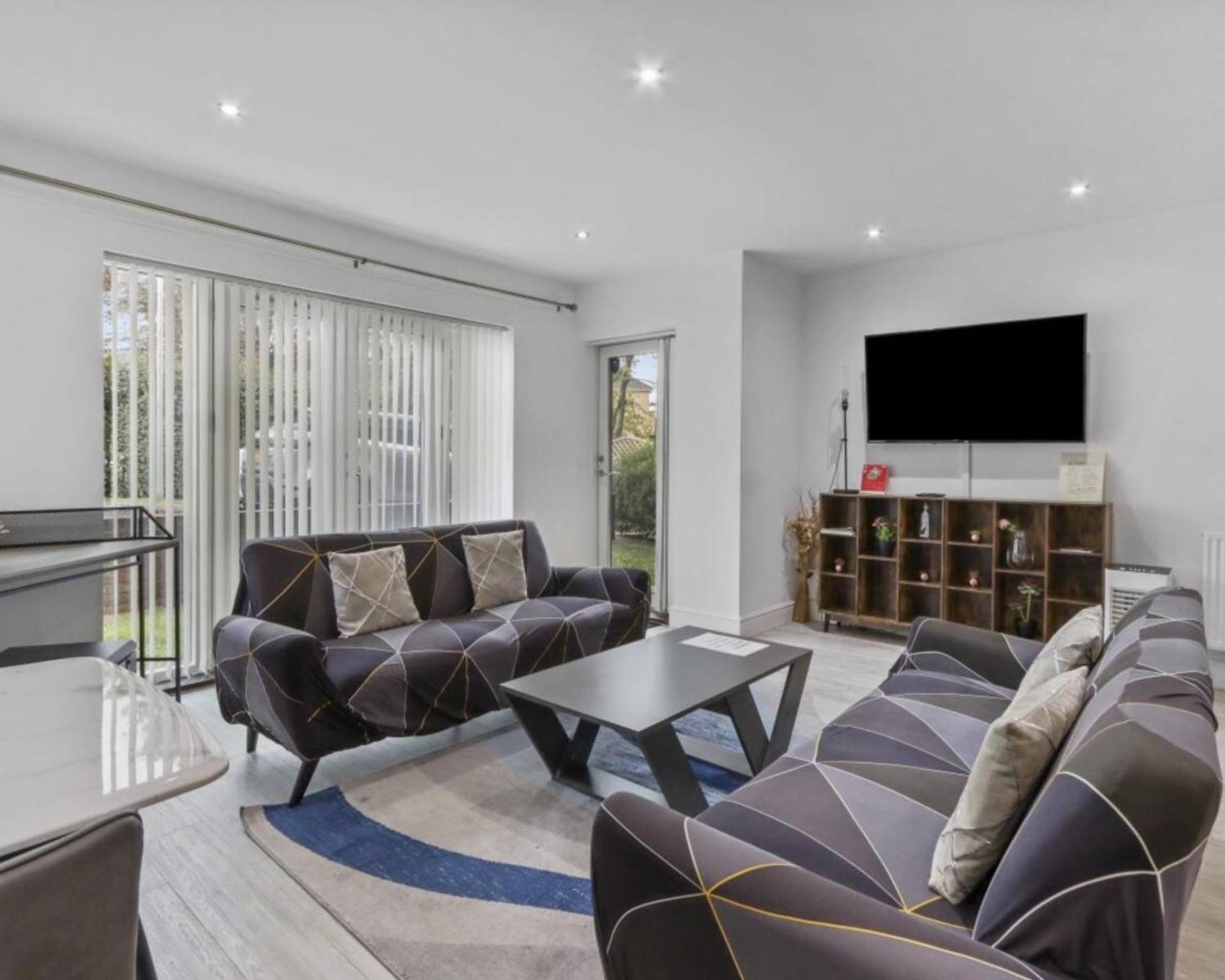 Luxury 2Bedroom - 2Bath - Prime Location - Patio Harrow on the Hill Exterior photo